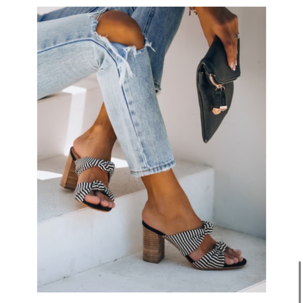 VICI knotted heeled sandal (never worn)